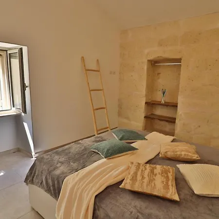 Dimora Storica Rebecca A Apartment